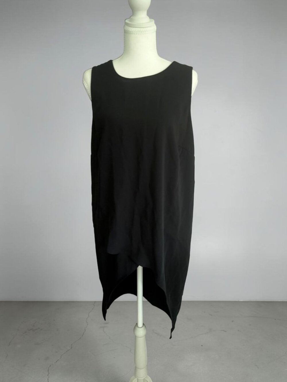 ALFANI Black Tunic Length Split Back Tank Top size 8